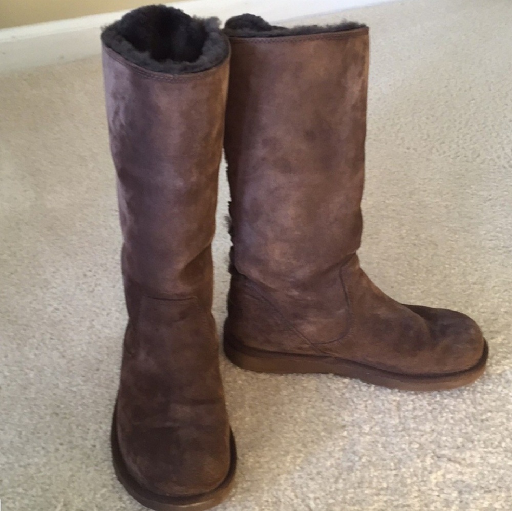 UGG Roseberry tall boot with lace detail size 7